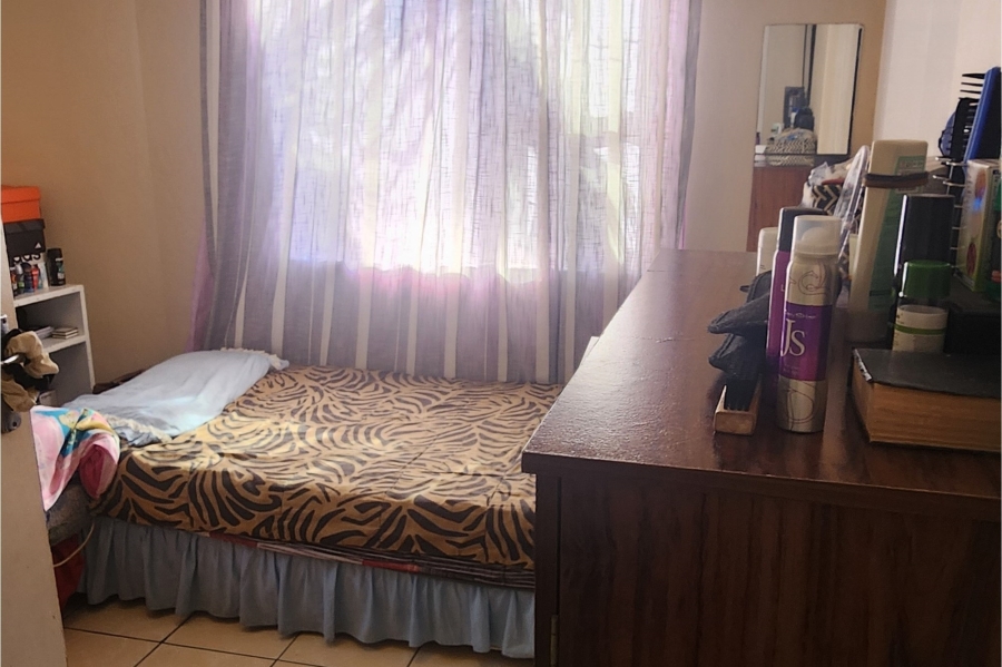 2 Bedroom Property for Sale in Oakglen Western Cape